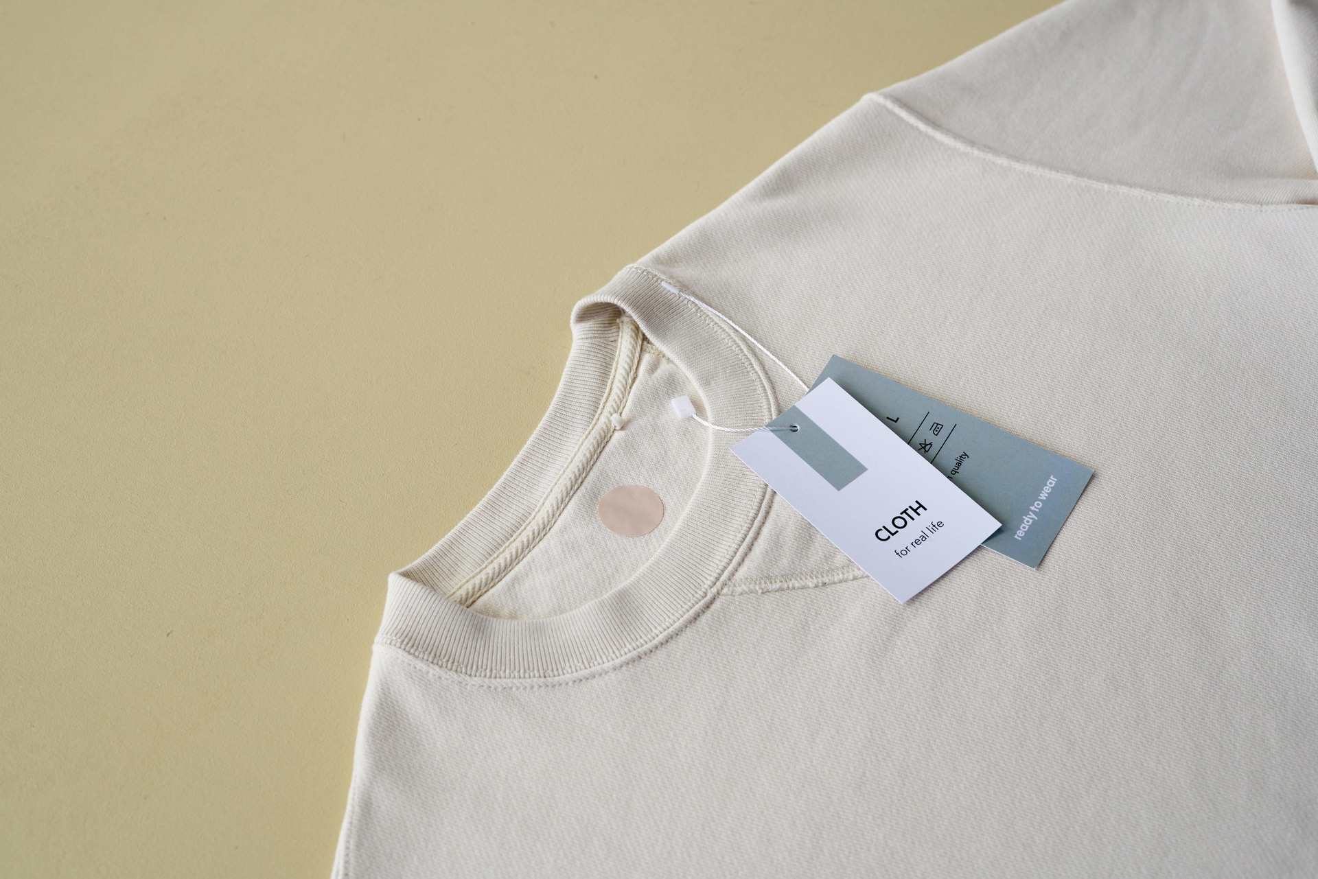 High-Quality Crew Neck Sweatshirt Fits for Men and Women