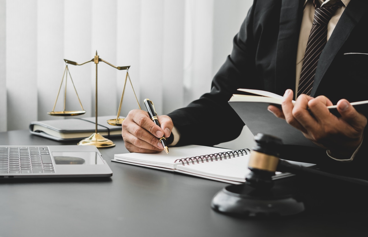 Criminal Defense Attorney in Dearborn Skilled at Negotiating and Litigating Criminal Cases