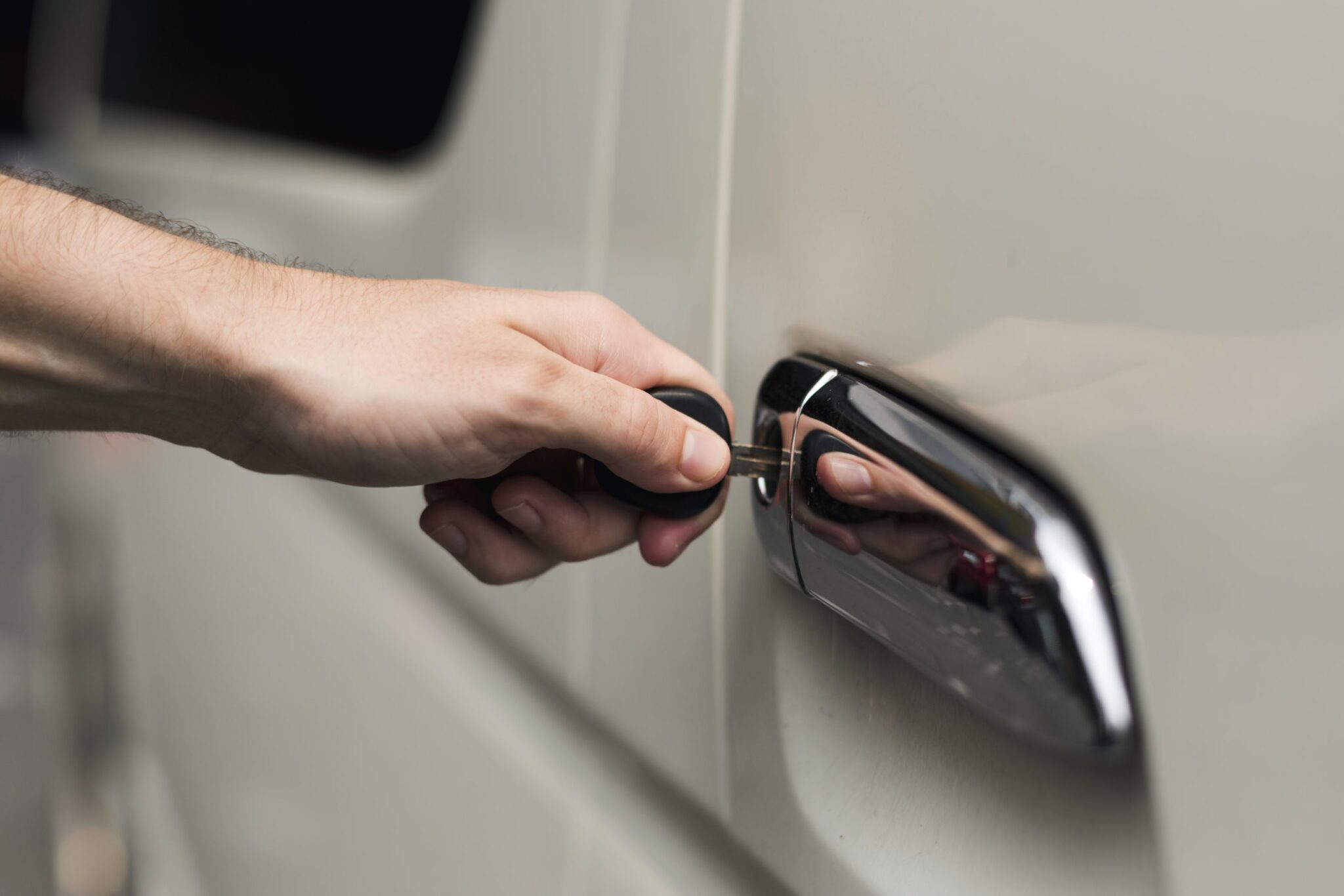 Copia llaves de coche con tecnología avanzada y garantía
