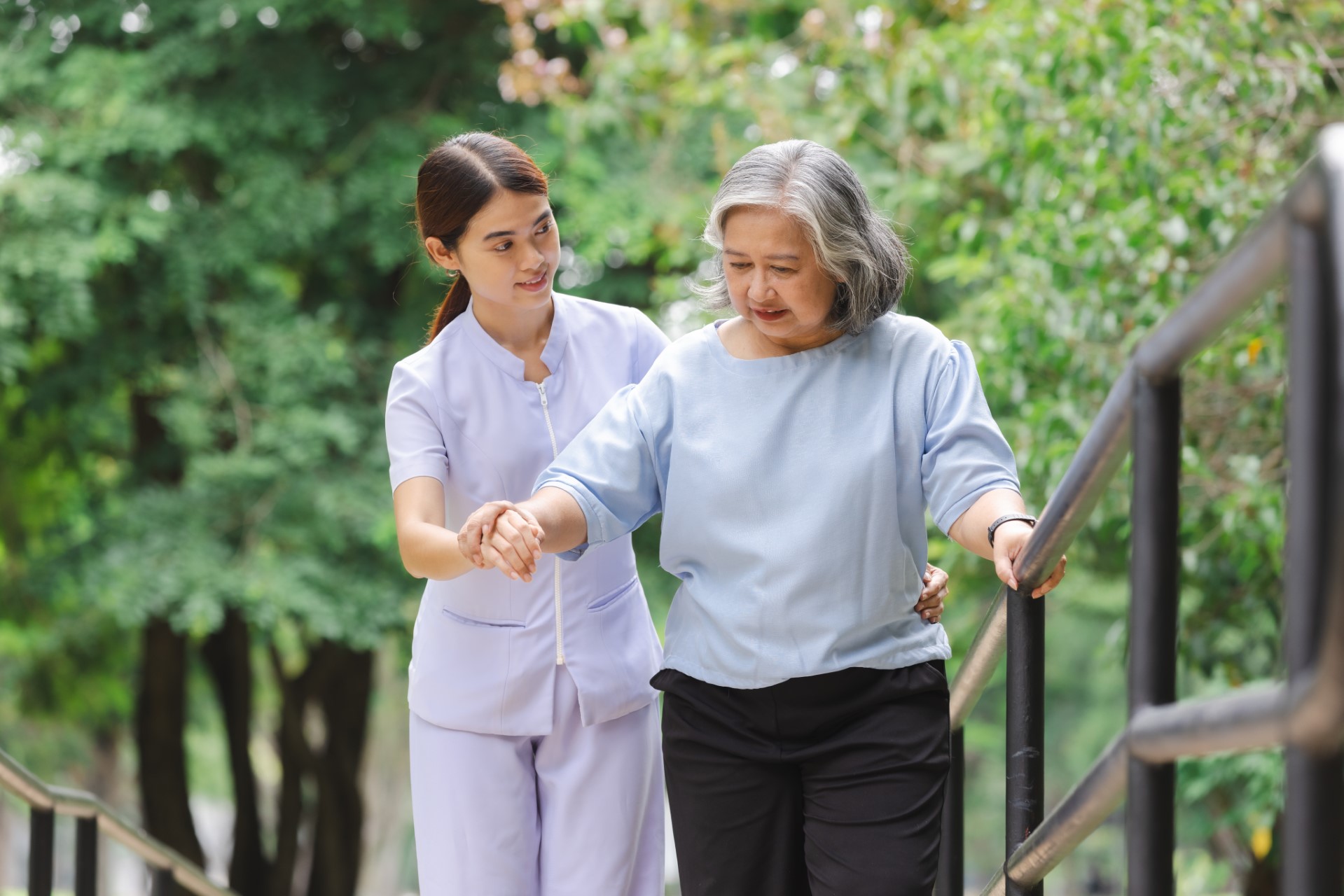 How an Elderly Care Maid Improves Senior Quality of Life