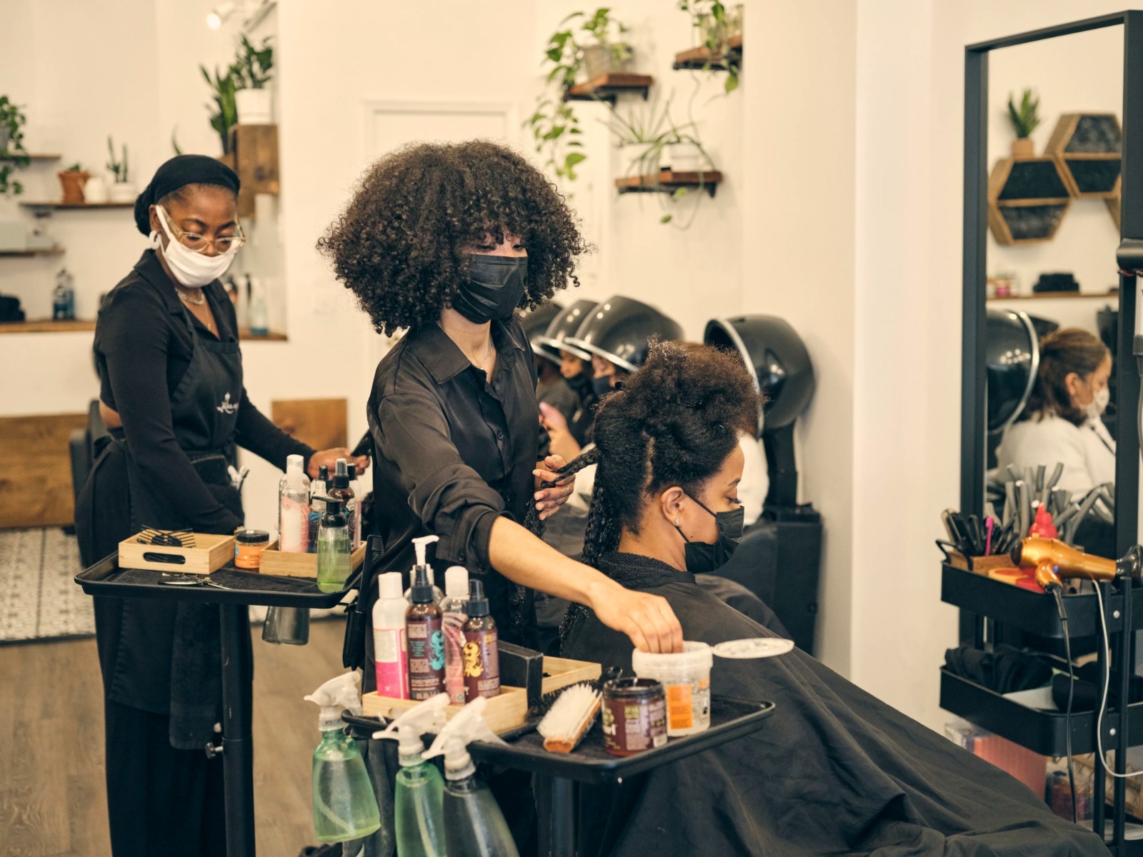Efficient Frizzy Hair Dryer for Smooth Hair Results