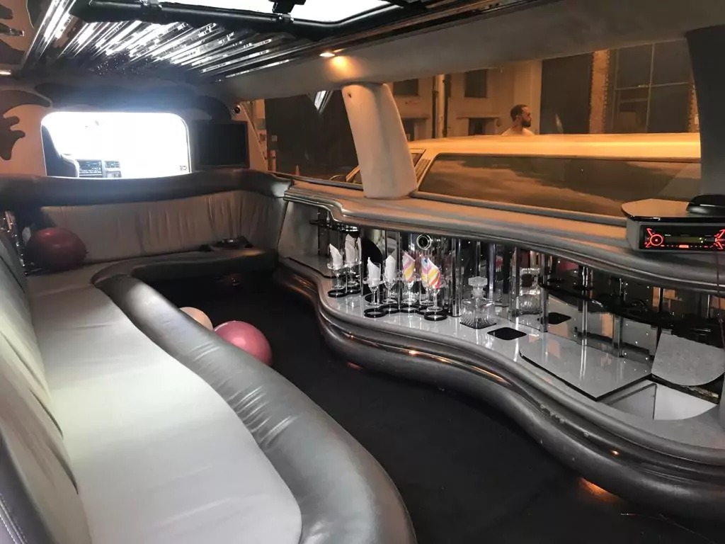 Miami limousine service for Airport &amp; Wedding Transportation