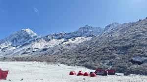 Sandakphu Trek by Sandakphu Trek: Scenic Routes and Stunning Mountain Vistas