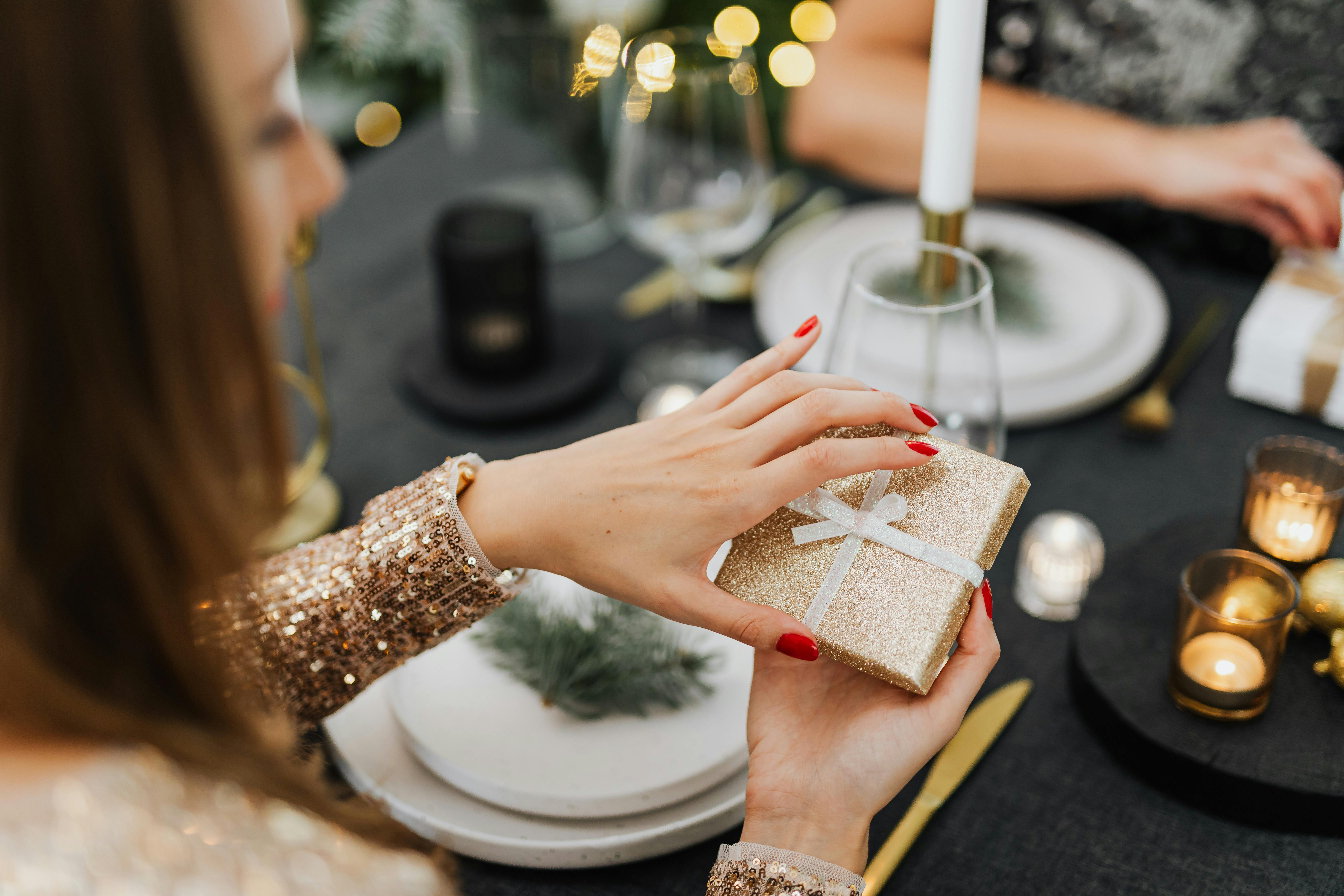 How to Select the Best Jewelry Box Manufacturer for Your Brand