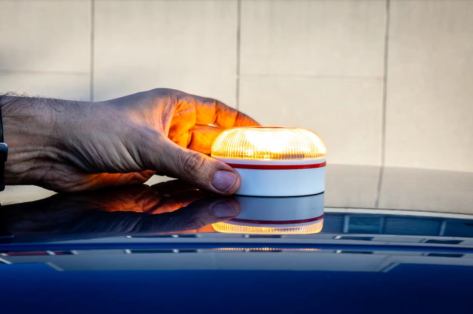 Die Bedeutung und Anwendung der Warnleuchte V16 auf Fahrzeugen